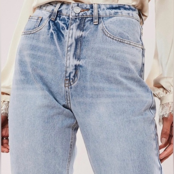 Missguided Denim Tall Riot Highwaisted Mom Jeans - NWT size 4. - Picture 2 of 9